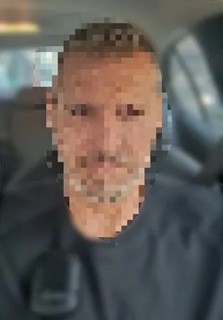דולפין70