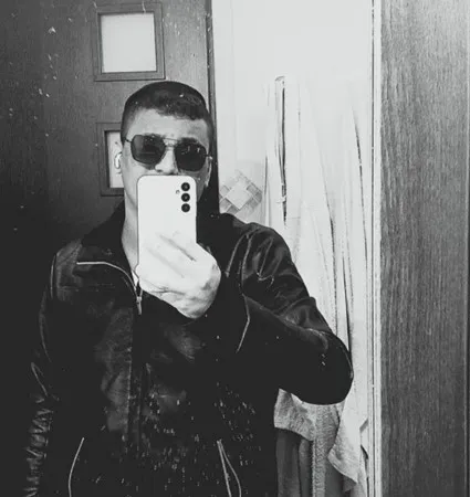 SHMUEL054337