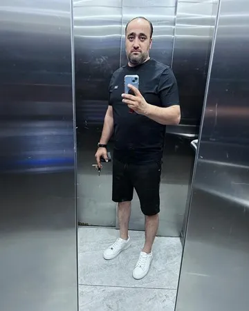 מדליק ומצחיק 