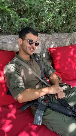 9229 Adir