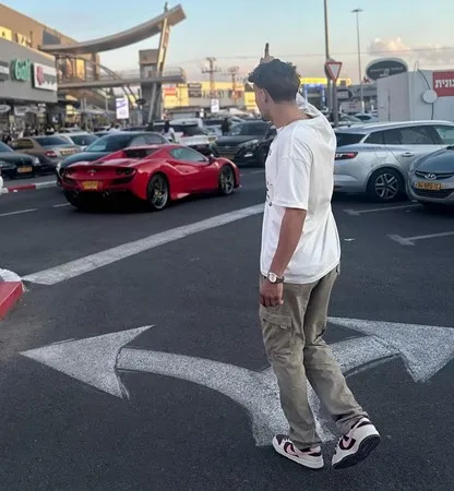 מיכאל עם הזין