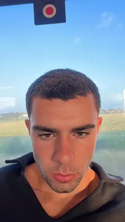 71Adik