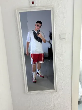 Gdjdhehe