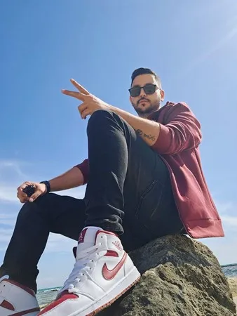 שובב לעכשיו :) 