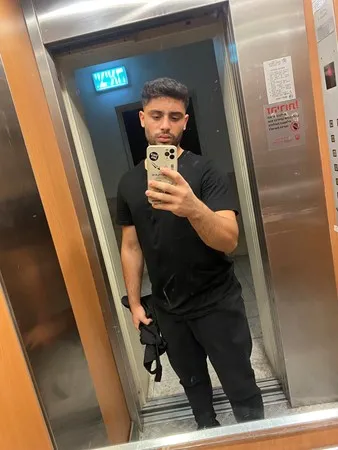 צעיר בגוף 