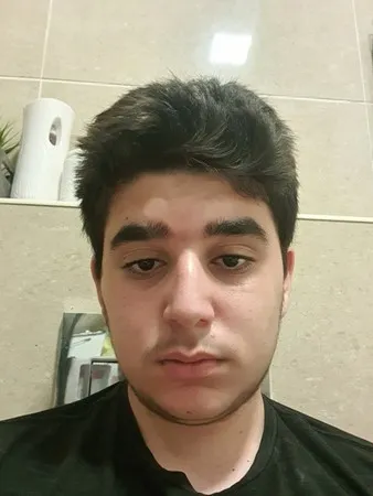 Sjdhddh