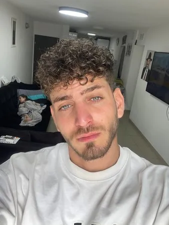 אריאל 32
