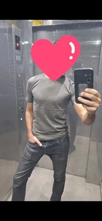 נגעה בשמיים