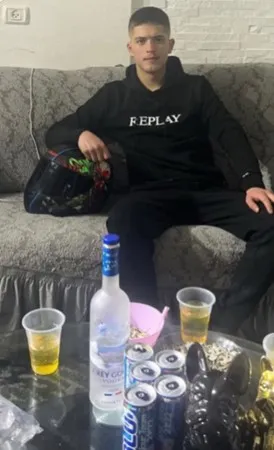 harelpoiuyb123