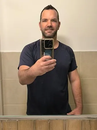 אהד עיניים כחול