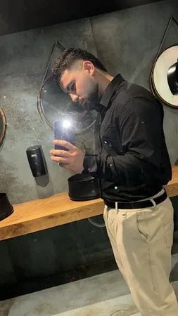Uuyvggy