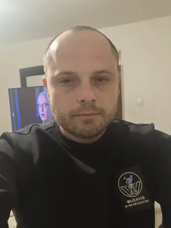 אקונה מטטה 69