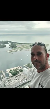 גבר גבר על חלל1