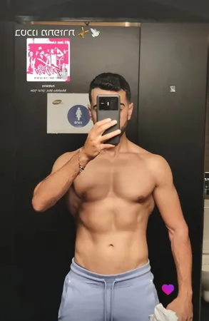 HandsomeBoy69