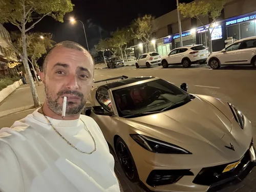 אבי בלבד