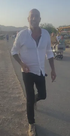 Al10