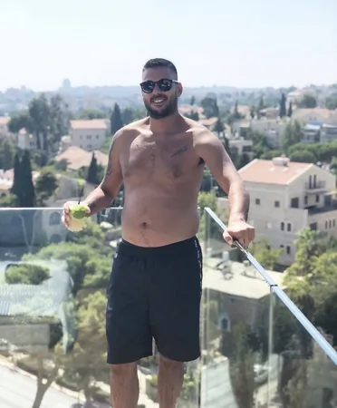 מוריס 37