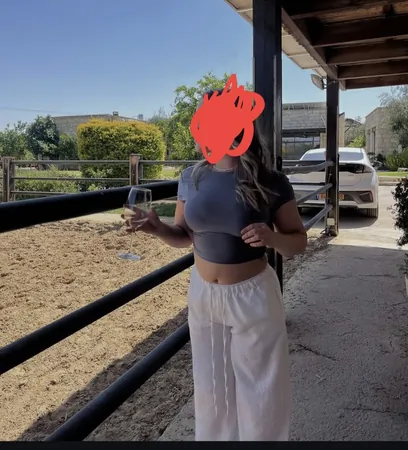 זונה צעירה טלג