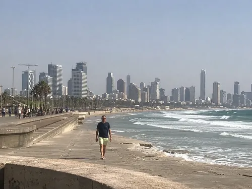 חזי 25
