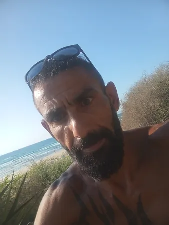 אורי 46