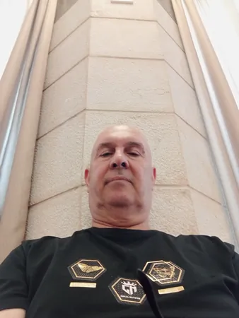 לאלבד