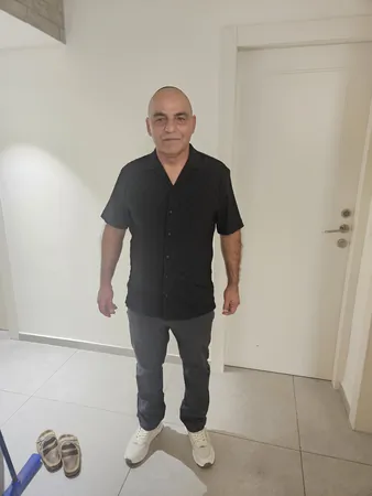 יוסי  33