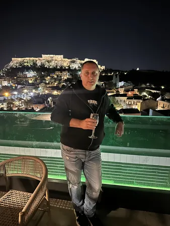 פלתה